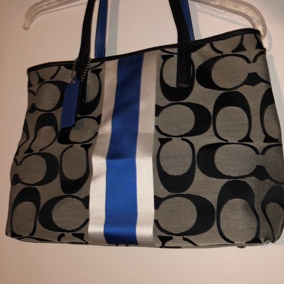 Coach Hampton Tote - Picture 1 of 5